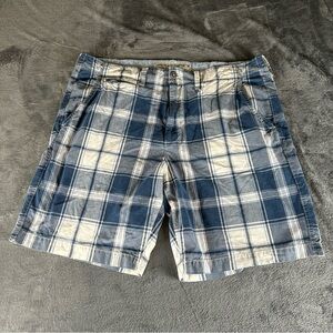 American Eagle Outfitters Classic Length Shorts Mens 38 Blue Plaid Cotton Preppy